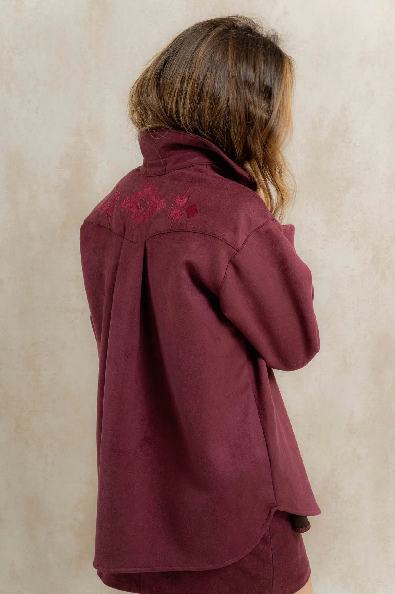 CAMISA TEXAS SUEDE BORDADA