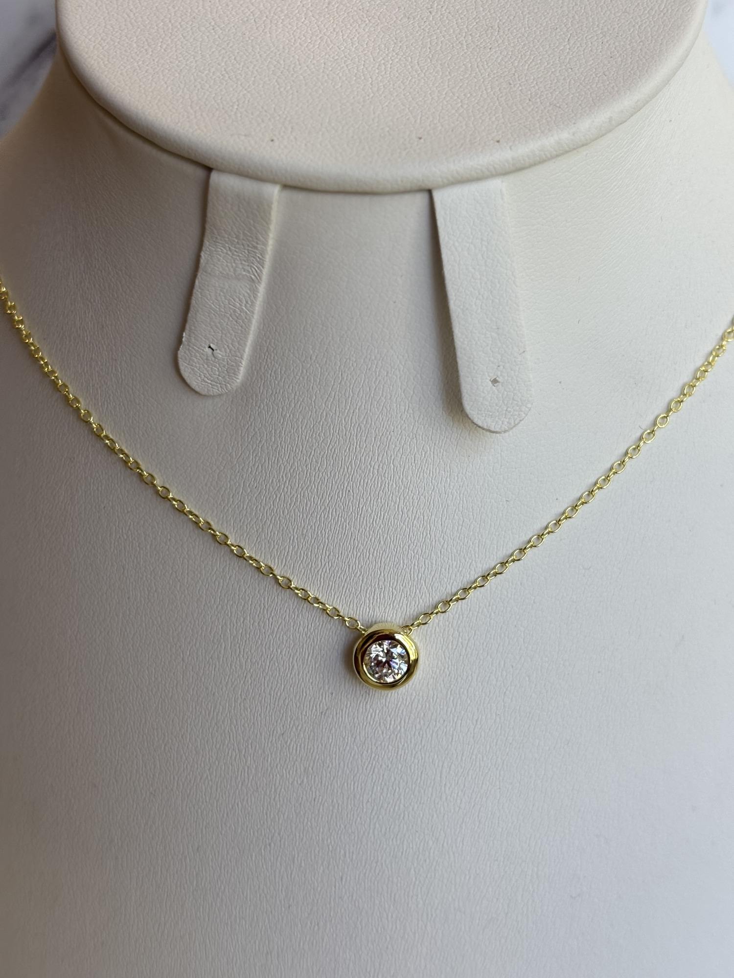 Collar punto de luzz D