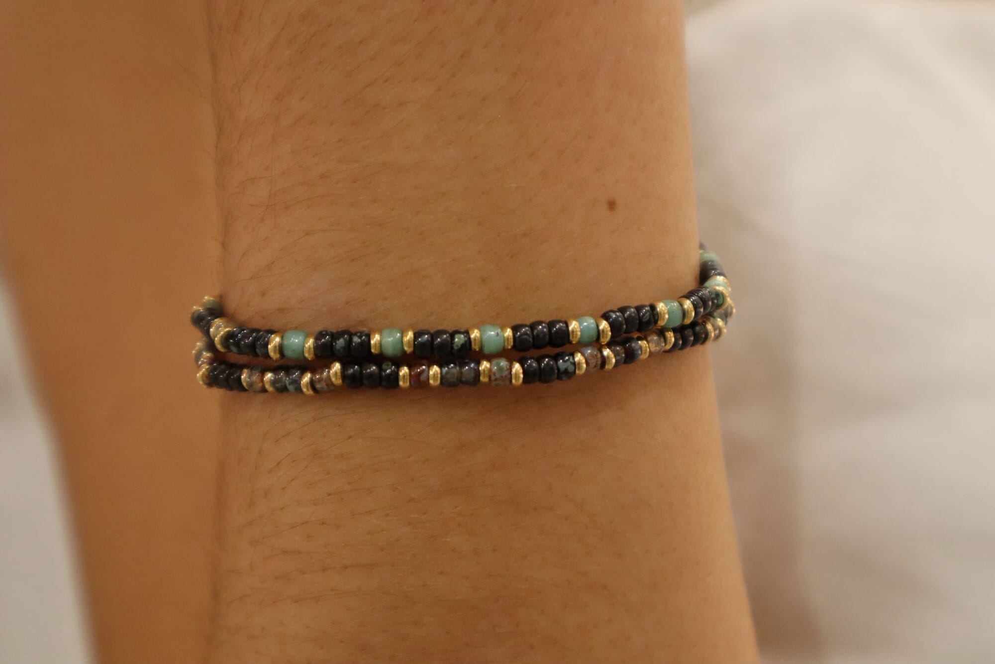 Pulsera Elástica Negra Tierra