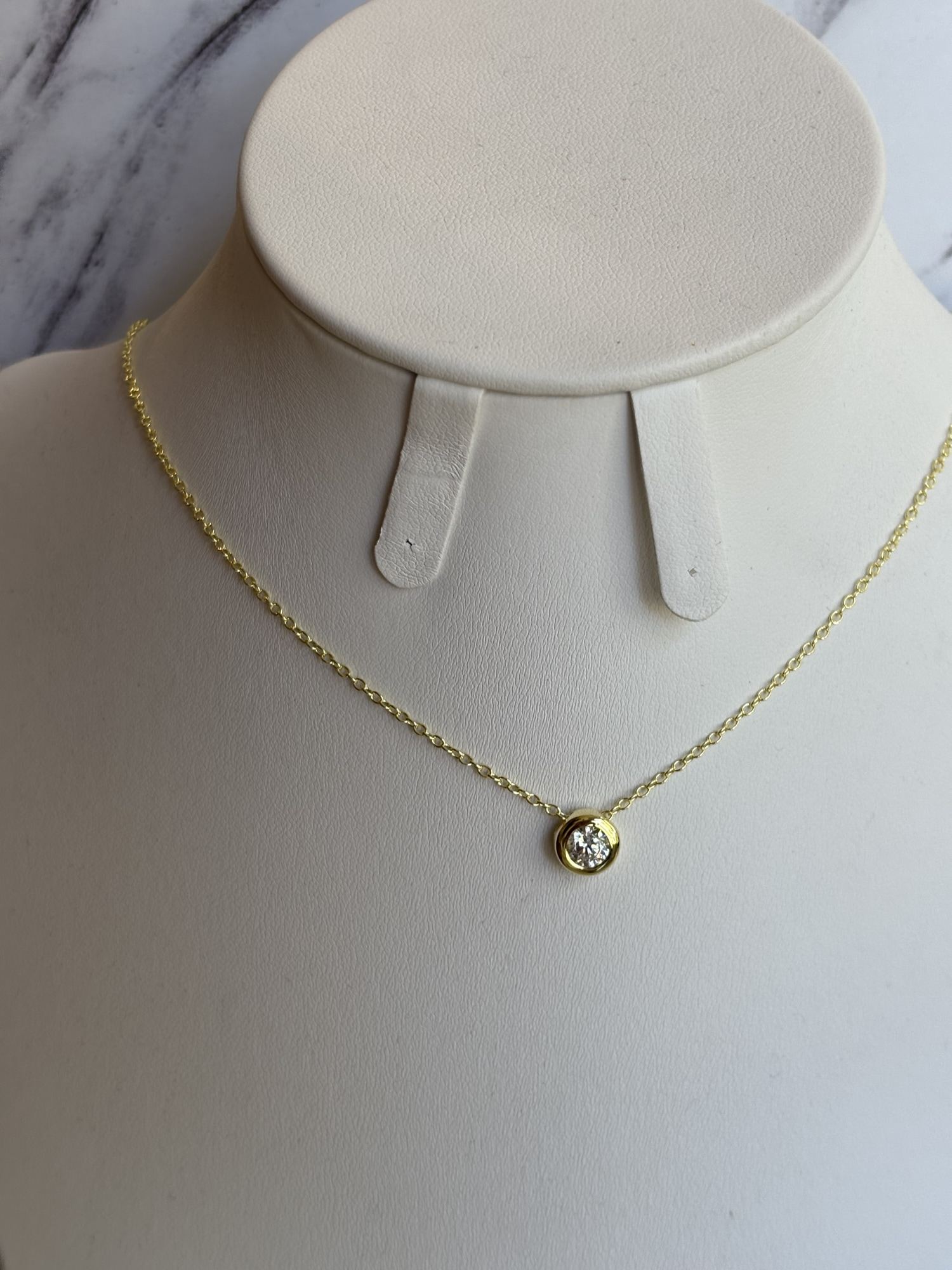 Collar punto de luzz D