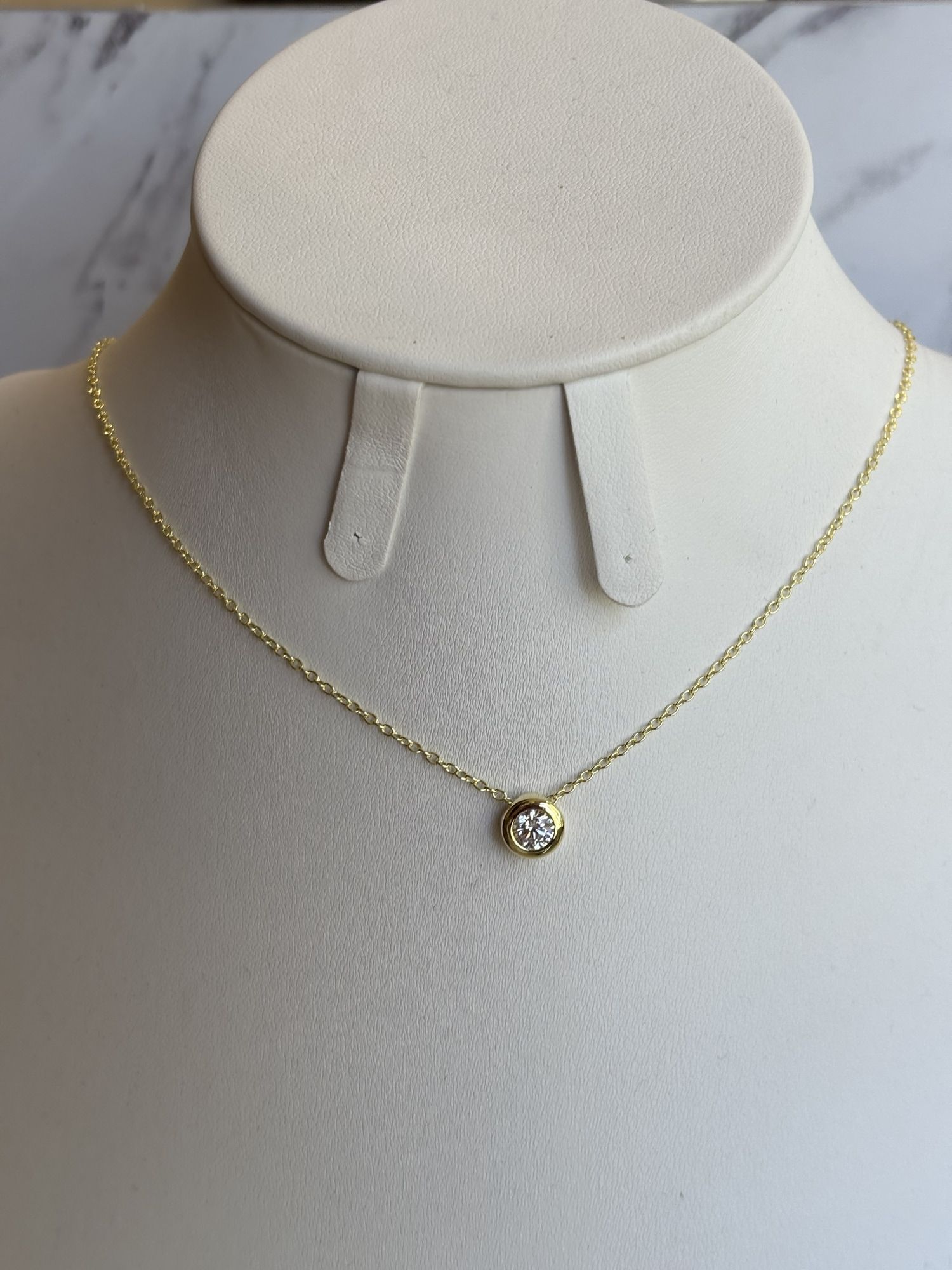 Collar punto de luzz D