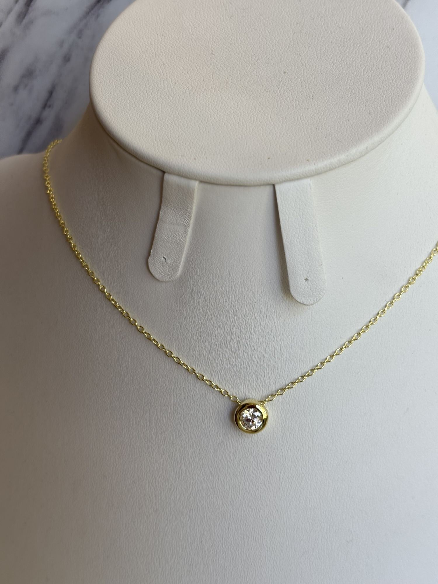 Collar punto de luzz D