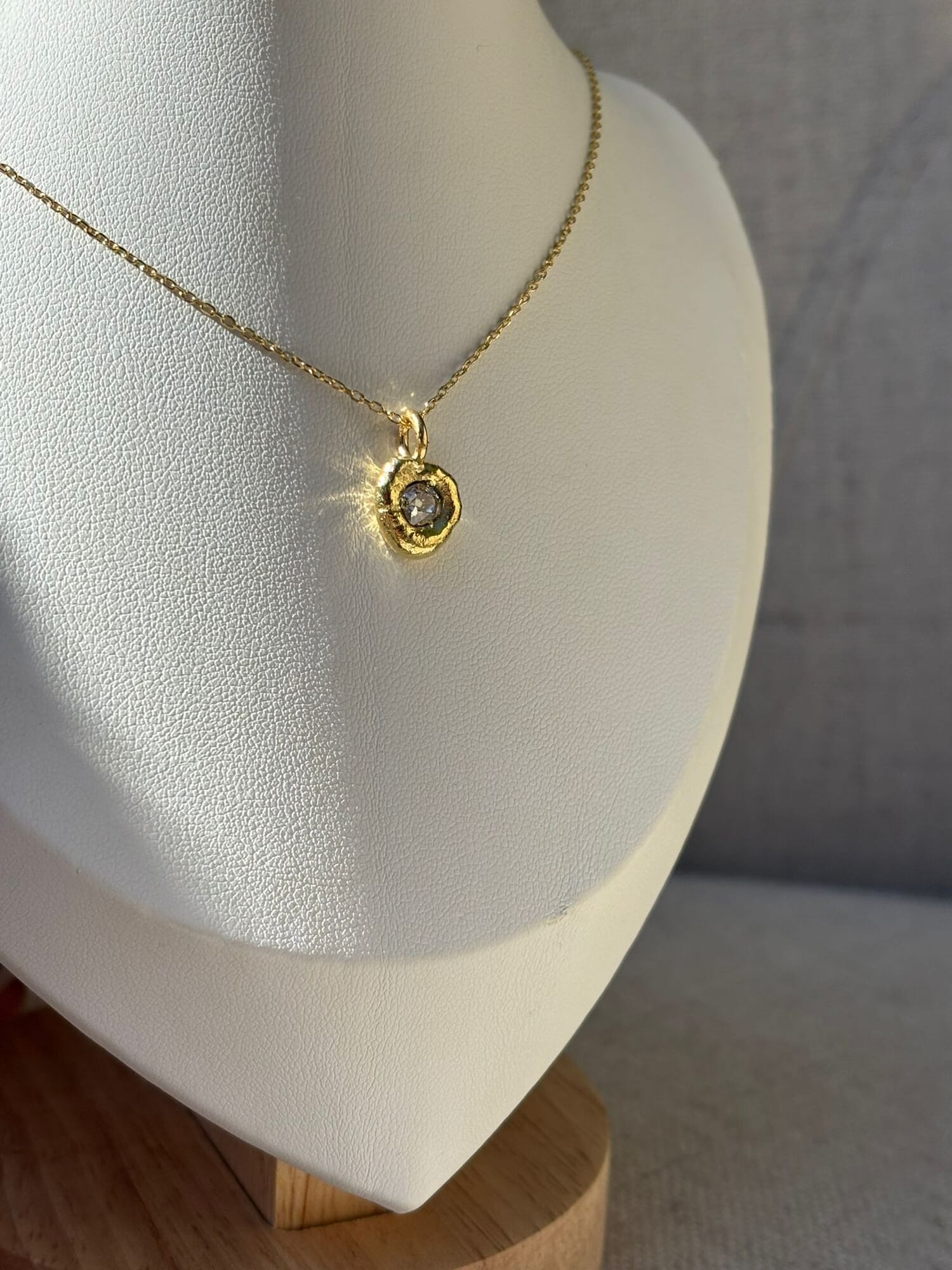 Dije Punto de luz Artesano con brillante