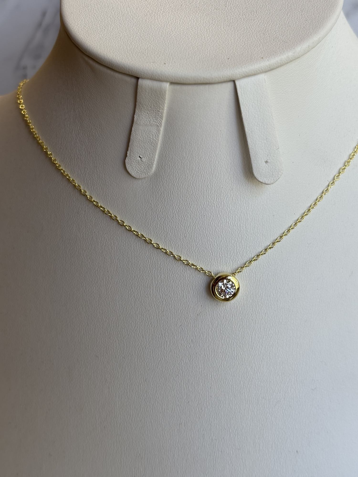 Collar punto de luzz D