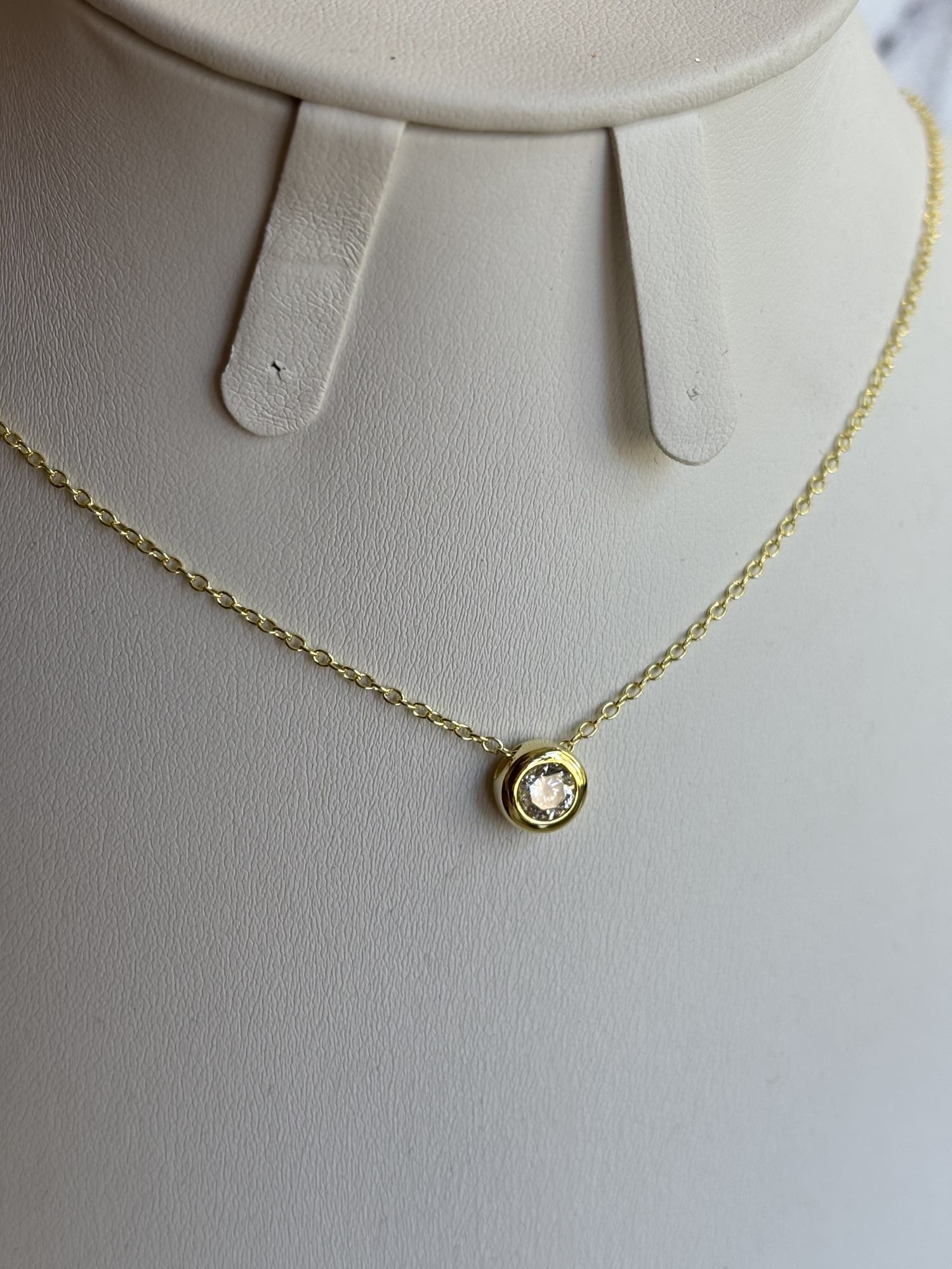 Collar punto de luzz D