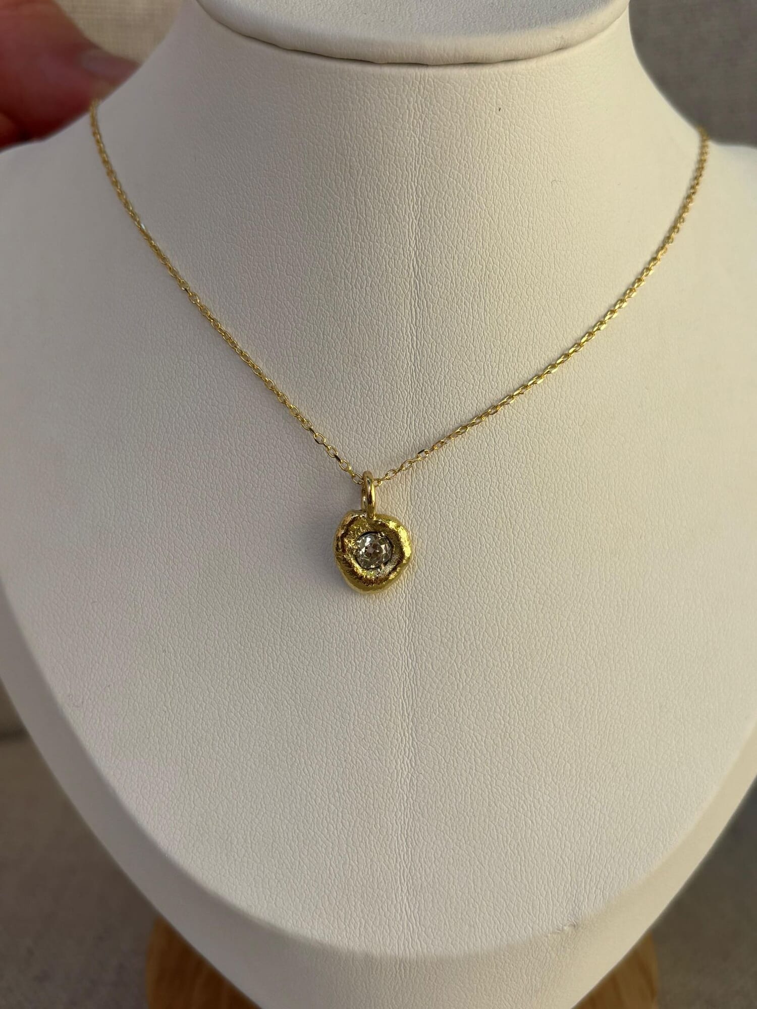 Dije Punto de luz Artesano con brillante