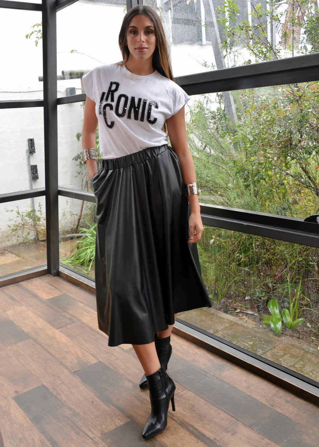 FALDA ENGOMADA