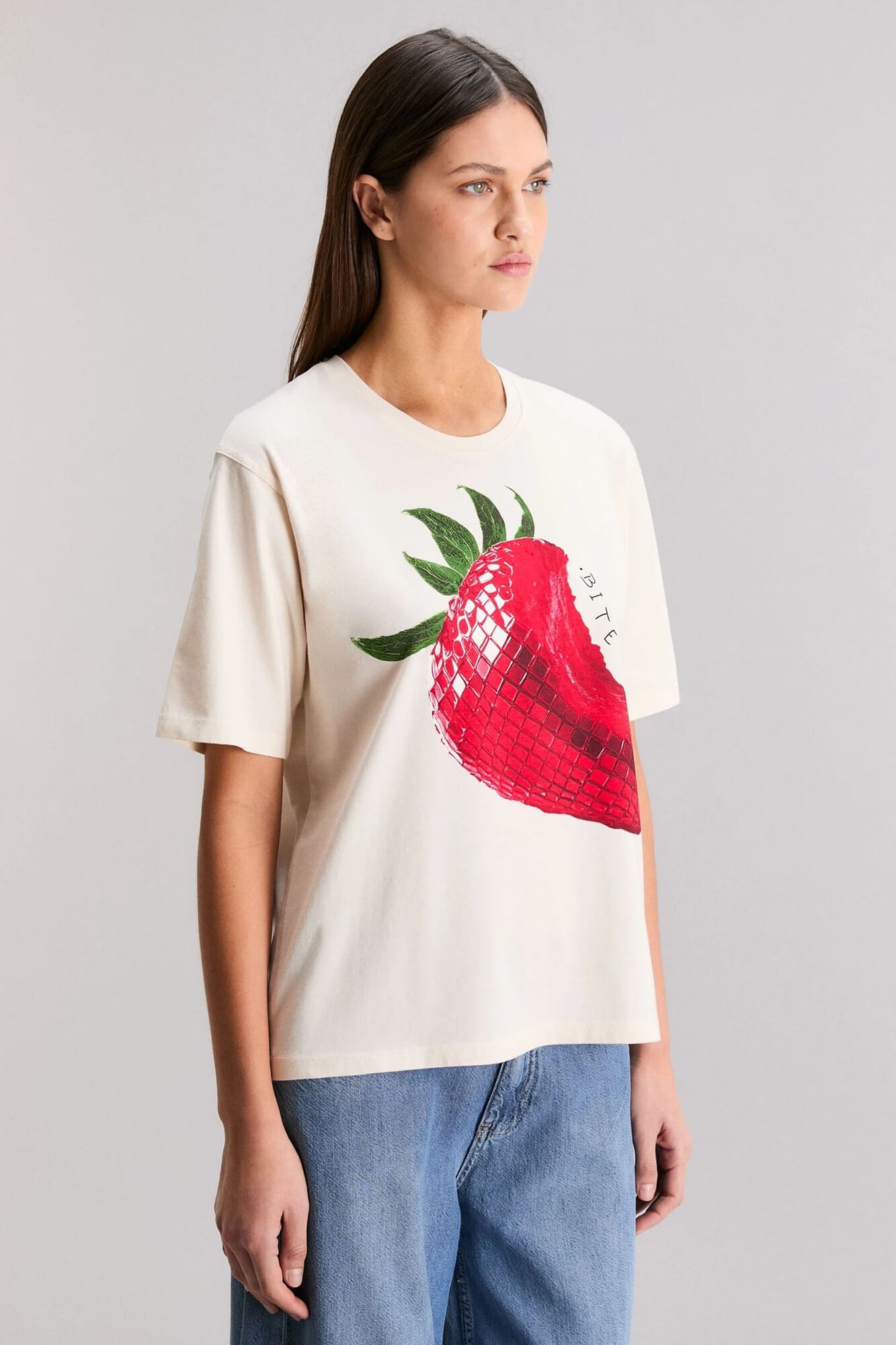 REMERA BITE ME