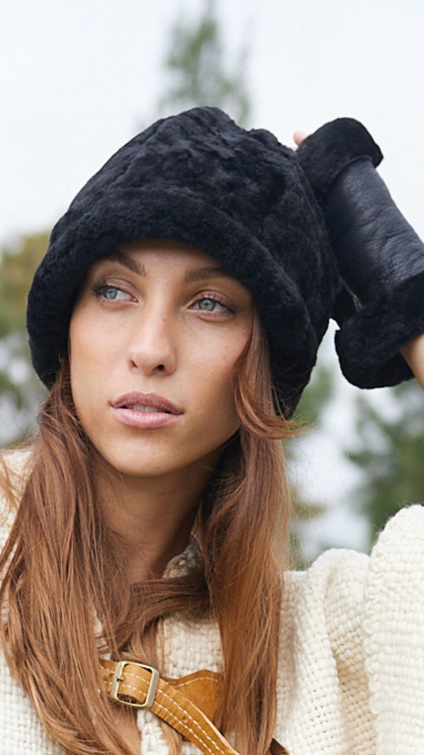 GORROS CUERO Y CORDERITO